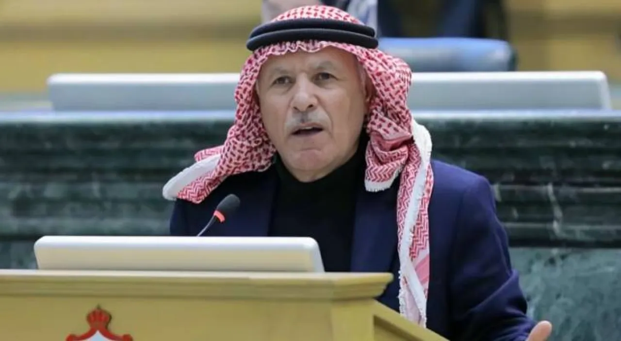 ما سر اختفاء العرموطي المفاجئ من مجموعات (الواتساب)؟