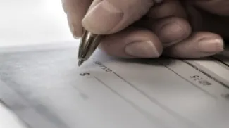 لجنة الاقتصاد النيابية تبحث اليوم بدائل رفع الحماية الجزائية عن الشيكات