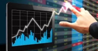 تعافي أسواق الأسهم في مايو 2025: عوامل الانتعاش بعد اضطرابات أبريل
