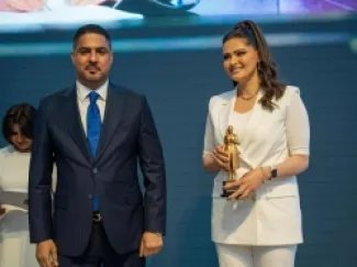 مذيعة أردنية تحصل على جائزة دولية مهمة.. السالم تخطف الأنظار