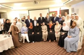 الحنيفات يرعى حفل تخريج المشاركين في مشروع (بذور)