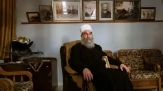 حكمت الهجري: المرجع الديني الذي تحوّل إلى خصم للشرع
