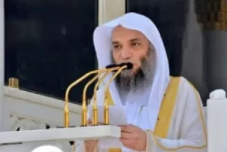 داعيًا الله لعودته إلى المنبر .. السديس يهنئ الشيخ غزاوي بتعافيه