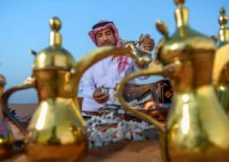 تعرف على طريقة عمل القهوة العربية الأصيلة بالهيل